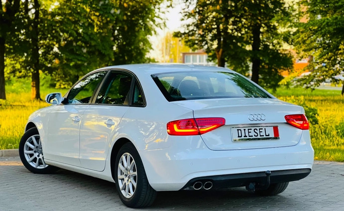 Audi A4 cena 47900 przebieg: 204535, rok produkcji 2013 z Ząbki małe 742